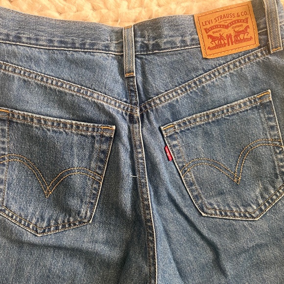 Levi's, High-Waisted Straight Leg Jeans - Picture 10 of 11